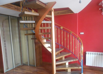 Винтовая лестница в дом